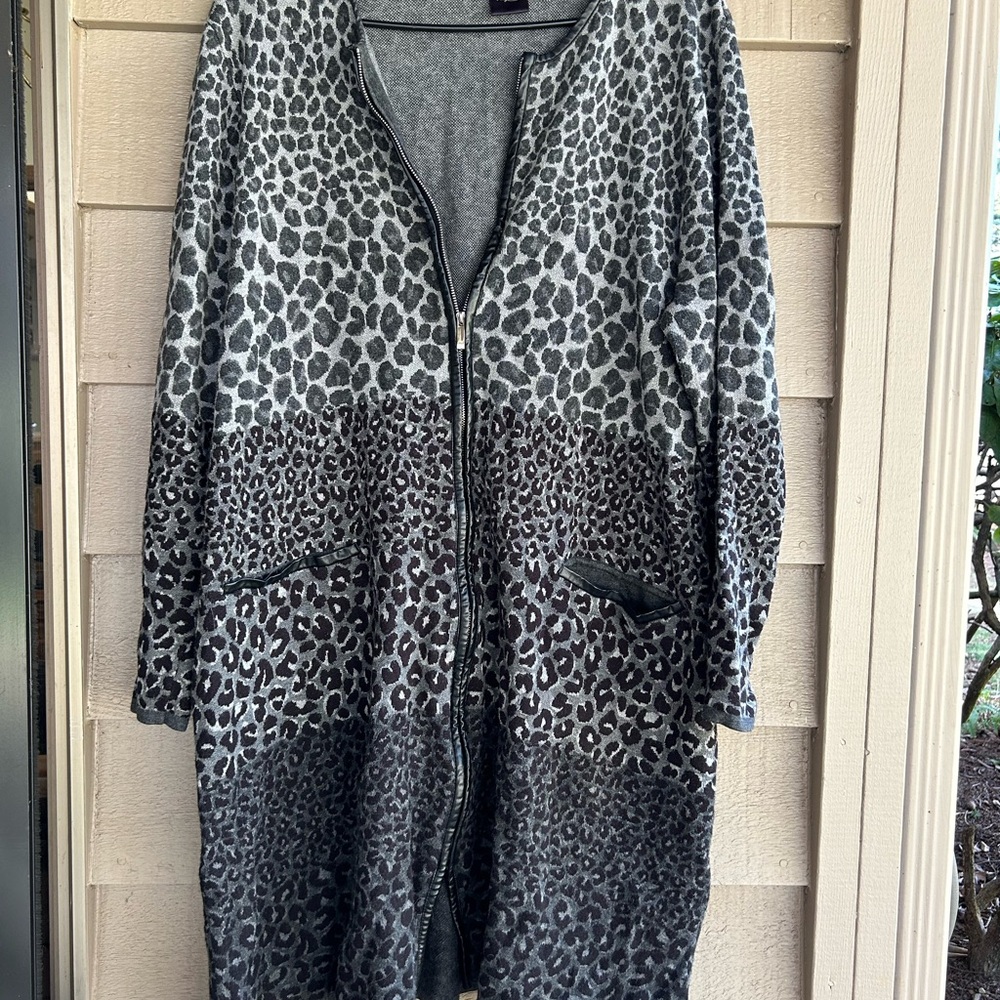 Rafaela dress plus Sz 1X zip up front, leather trim on pockets and neck.